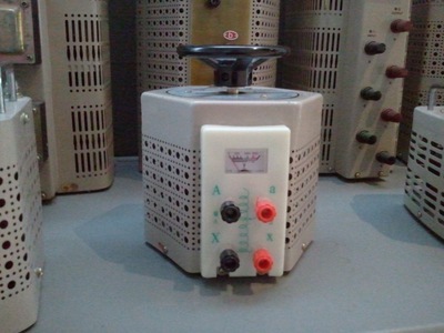 【廠家直銷專業生產單相.三相調壓器 (圖)】價格,廠家,圖片,電子設備用變壓器,成都金鴻寶科技-